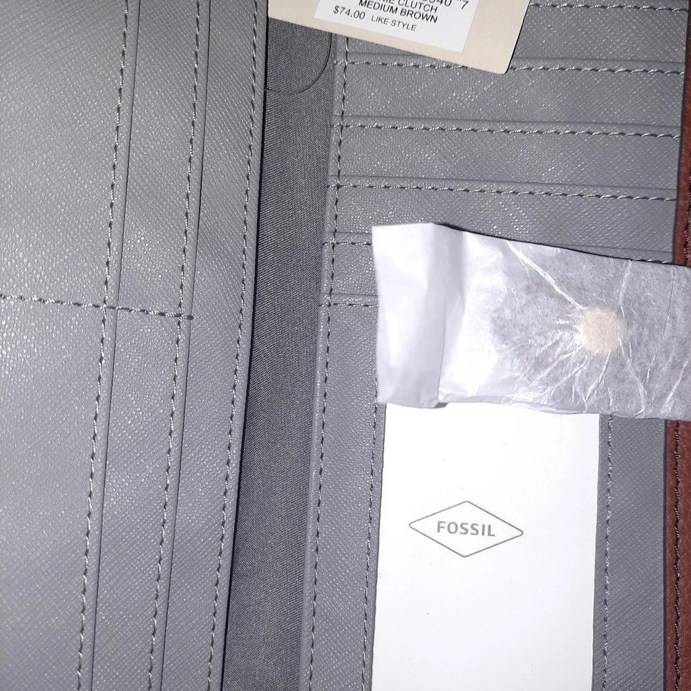 New Fossil Leather Clutch NWT - Picture 4 of 5